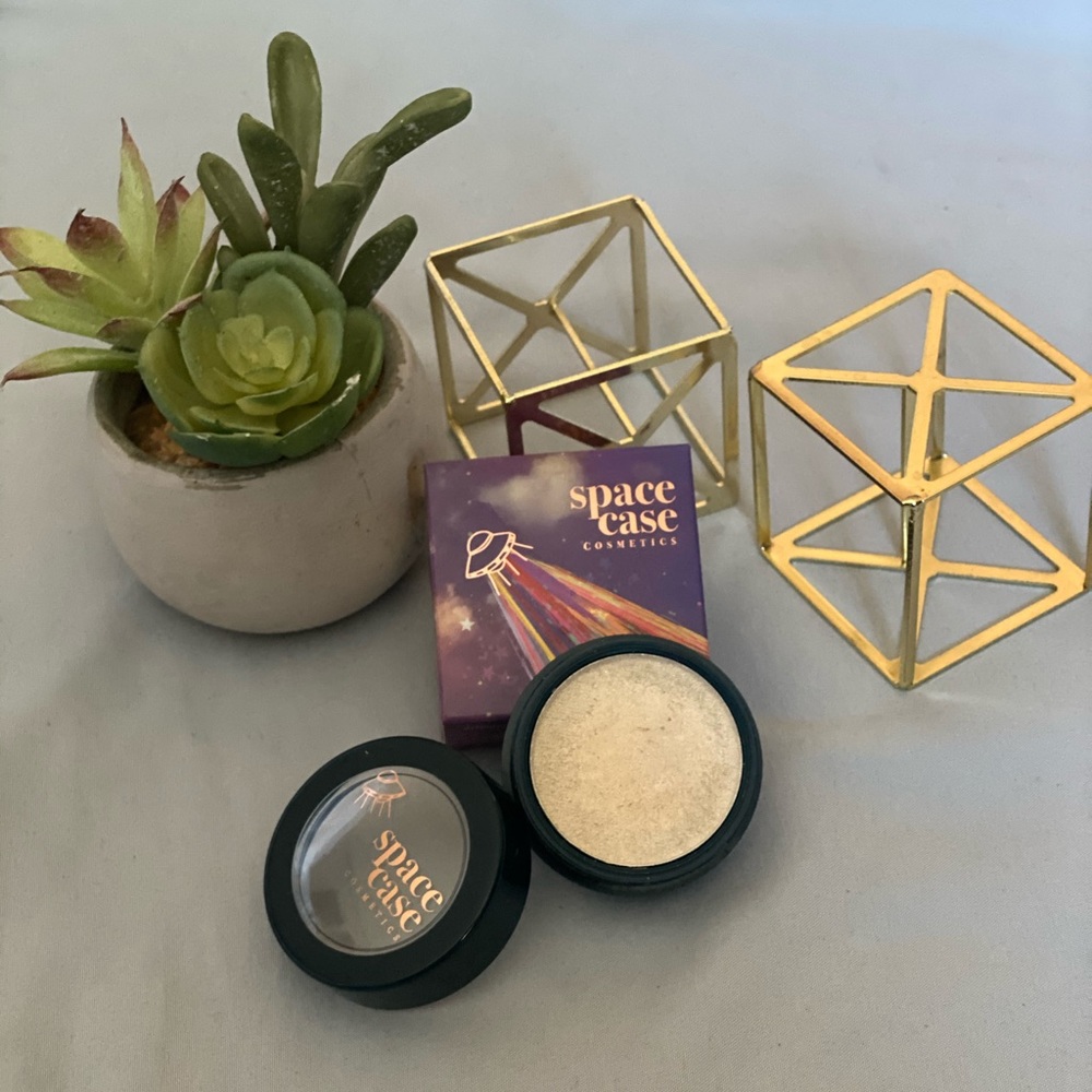 Space Case Cosmetics Seen From Space Highlighter